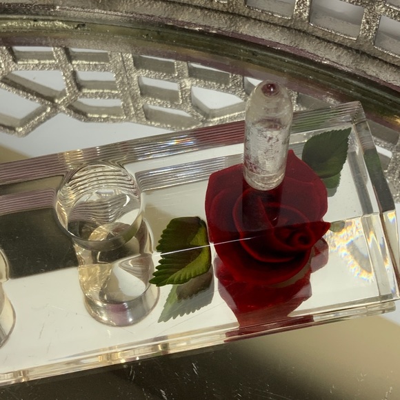 Bircraft Vintage Lip Stick Ring Lucite Rose Indiana Hand Carved - Picture 6 of 8